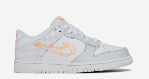 Taglia 6.5Y Nike Dunk Low SE (GS) M '3D Swoosh' DR0171 100