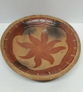 Schöne Vintage Steingut Tonschale mit Weidenrand, Handarbeit - Bild 1 von 4