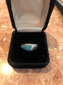Vintage sterling silver ring with turquoise size 8/ 5.4grams - Picture 1 of 6