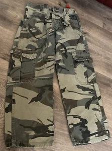 Wrangler Boys Cargo Pants Green Camouflage Adjustable Waist Sz 8 W22 In 20 EUC - Picture 1 of 10