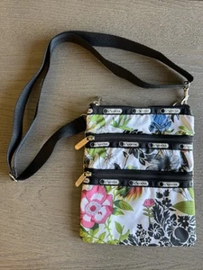 LeSportsac Triple Zip Crossbody Floral 3 Sections Removeable Strap New Condition - Picture 1 of 8