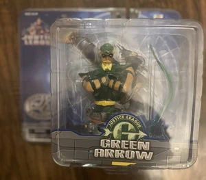 Green Arrow Figur DC Universe Justice League 2005 Cartoon Network Briefbeschwerer - Bild 1 von 4