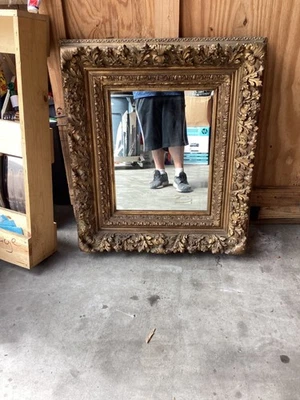 Espejo de pared y madera dorada ornamentada grande antiguo Foto 1 de 4