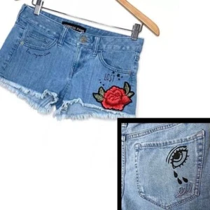 Express Damengröße 0 abgeschnittene Jeansshorts Blumenaufnäher Punk Baddie Rock - Bild 1 von 11