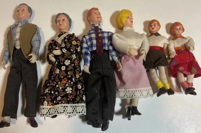 Lote De Colección De 6 Muñecas Casa De Muñecas Hombre Abuelo Abuela Niña Cabezas De Vinilo Duro Niños Foto 1 de 4