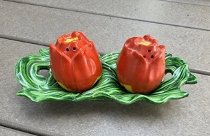 Salero y pimentero vintage de tulipán de Japón con soporte - Imagen 1 de 10
