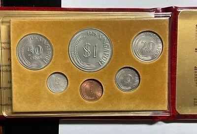 SINGAPORE 1976 YEAR OF THE DRAGON 6 COIN UNCIRCULATED MINT SET Red Wallet - Image 1 of 4