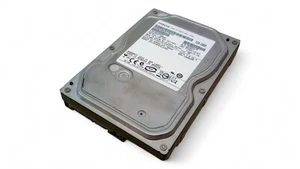 3.5" 320GB SATA Hard Drive - Hitachi HDT721032SLA360 Deskstar 0A38018 - Picture 1 of 4