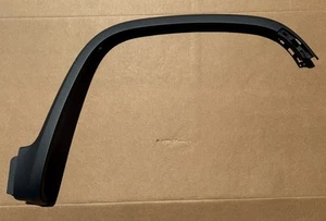 NEW Rivian 2022-2024 FRONT RIGHT SIDE FENDER ARCH FLARE MOLDING OEM PT00015993-M - Picture 1 of 12