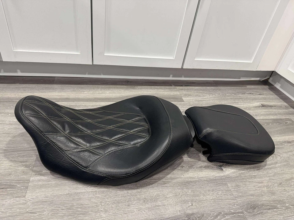 Harley Davidson Universal Bike Seat Motorcyle Black Vinyl - Image 1 of 4