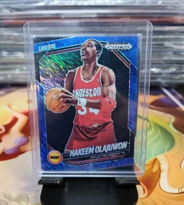 Merkeem Prizm Black FOTL 2024-25 Blue Shimmer Olajuwon/35 Grade It Ssp Salón de la fama  Foto 1 de 2