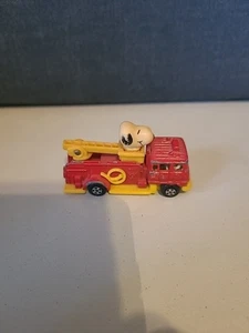 United Feature Syndicate Inc Snoopy Corp. 1958,1966. Snoopy On Fire Truck. Metal - Picture 1 of 6