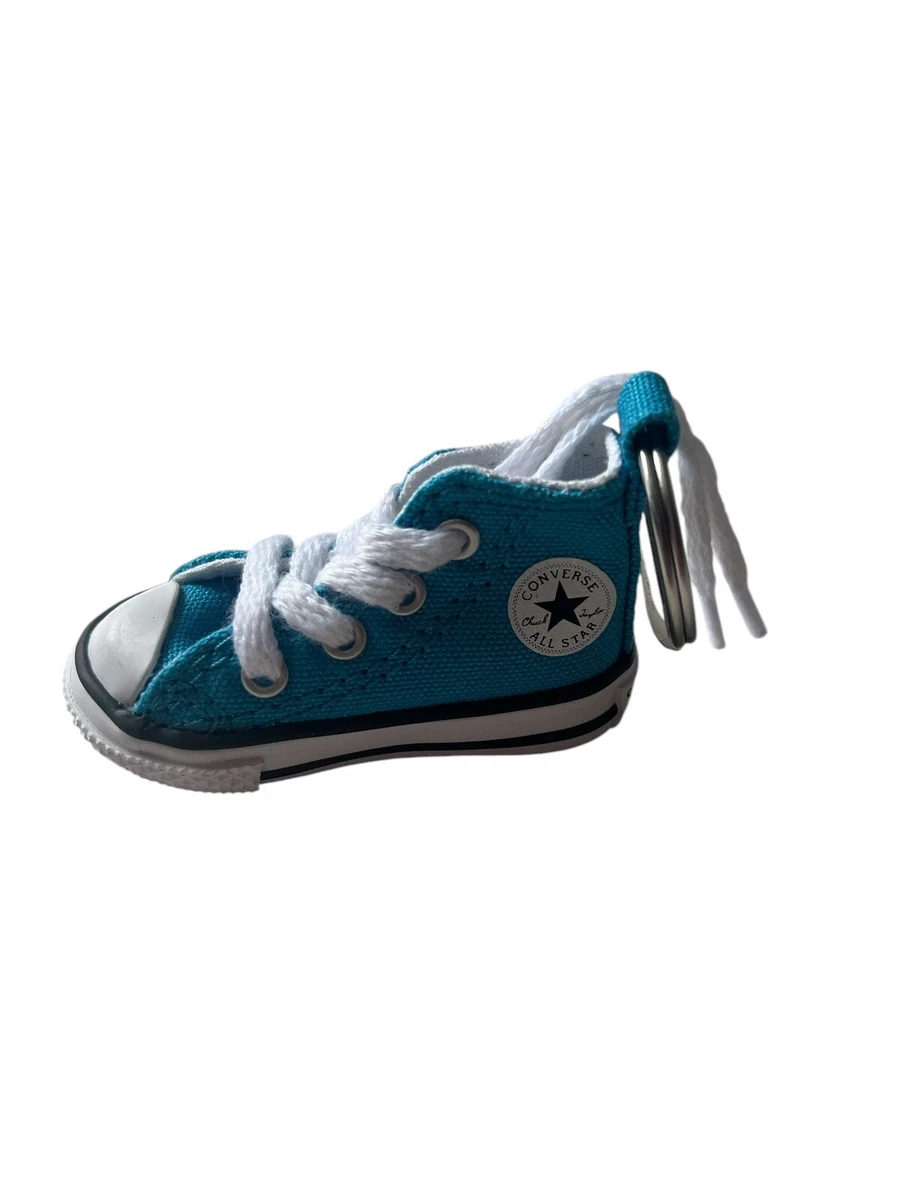TROIKA Schlüsselanhänger Mit 2 Anhängern – Mini-Chucks Im Street-Style, Verchromt In Schwarz & Silber | Ideal Für Sneaker-Fans
