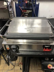 Vollrath 40794 Cayenne® Italian Panini Sandwich Press - Picture 1 of 3