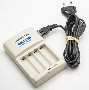 Original Olympus charger Ni-MH B-20CE AA batteries - Picture 1 of 3