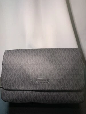 Men's-Michael Kors-Everett-Messenger Bag-Strap-Logo-Leather-Black-NWT - Image 1 of 4