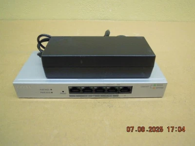 ZyXEL GS1200-5HP, 5-port GbE Web Managed PoE Switch with AC Adapter * Tested - Image 1 of 4