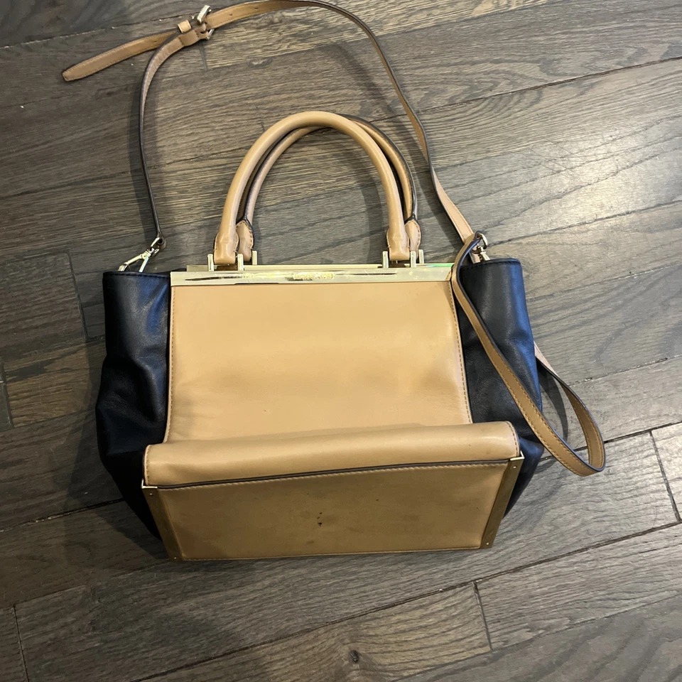 Bolso de hombro Michael Kors Ava Frame de cuero beige tostado dorado herrajes Foto 1 de 4