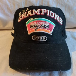 De Colección San Antonio Spurs 1999 NBA Champions Gorra Sombrero Adulto Ajustable Negro Puma  - Imagen 1 de 9