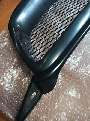 Решетка передняя для Toyota Corolla 2003/2006 годов выпуска - Изображение 1 из 4