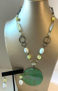 Green Mother Of Pearl/Resin Pendant & Beaded Necklace w Matching Pierced Earring - Picture 1 of 7
