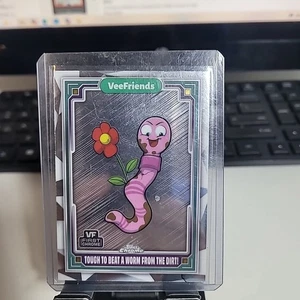 2025 Topps Chrome VeeFriends Tough to Beat a Worm from the Dirt! #88 - Bild 1 von 2