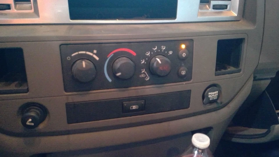 Calentador Climatizador Control de Temperatura Aire Acondicionado Vidrio Trasero Se Adapta 08-11 DAKOTA 512117 Foto 1 de 1