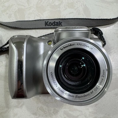 Kodak EasyShare Z612 6.1MP Digital Camera  12x Optical Zoom, Silver, Parts Only - Image 1 of 4