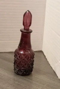 VINTAGE MINIATURE BOTTLE WITH STOPPER AMETHYST 5 1/2" TALL - Picture 1 of 3