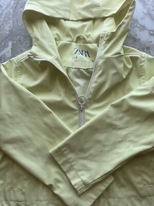 ZARA RUBBERIZED WATER REPELLENT RAINCOAT KIDS SIZE 8 PALE YELLOW - Picture 1 of 5