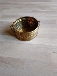 Offener Messing Topf, Umlaufend geprägte Herzen , 13cm Durchmesser - Bild 1 von 6