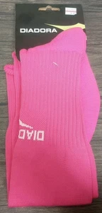 Diadora Squadra Größe Medium Hot Pink Sportsocken Socken Hergestellt in Italien 1 Paar - Bild 1 von 4