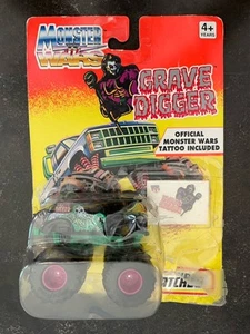 Matchbox MONSTER WARS GRAVE DIGGER 1:64 Scale Diecast Truck & TATTOO 1993 - Imagen 1 de 14