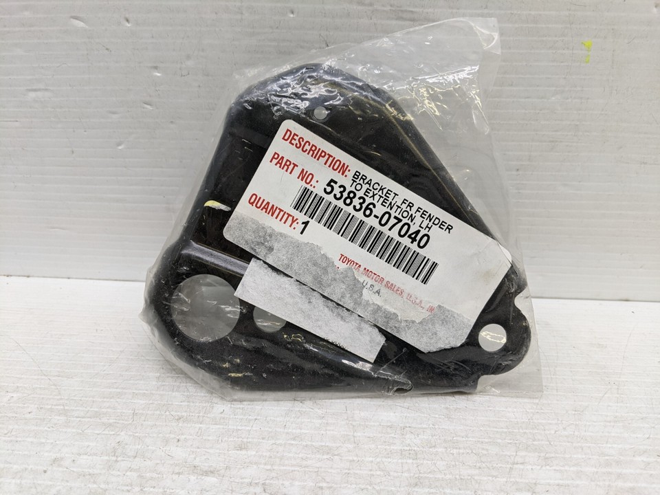 OEM 2019-2021 TOYOTA AVALON DRIVER FENDER BRACE BRACKET LEFT 53836  
