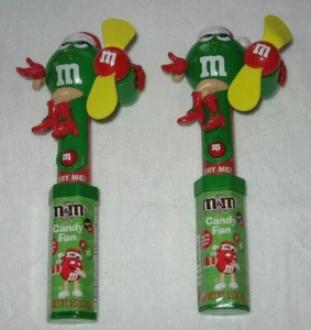M&M Abanico de Caramelos de Navidad Coleccionable Miss Verde Lote de 2 Sellados Nuevos Sin Abrir - Imagen 1 de 5