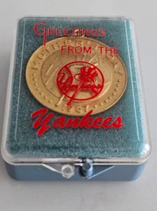 1967 NY Yankees Mothers Day Pendant Mickey Mantel 500th Home Run Balfour - Bild 1 von 4