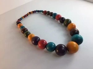 VTG MULTICOLOR WOOD BEAD NECKLACE GRADUATED SIZES 23” - Picture 1 of 6