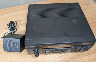 RadioShack Pro-2052 Dual Tracking 1000 Channels Scanner With AC adapter WORKS - Image 1 of 4