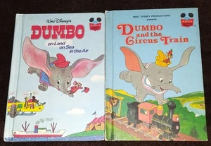 Lotto 2 libri vintage Walt Disney meraviglioso mondo di lettura copertina rigida Dumbo - Foto 1 di 1