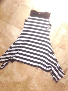 NWT ..XL VINCE CAMUTO DRESS RET $119.00 MIDI,  SHARKBITE HEM, BLK & WHT STRIPE - Picture 1 of 4