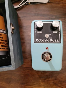Tru Fi Octavia Fuzz guitar effect pedal octave hendrix - Bild 1 von 2