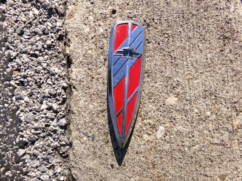 Chevrolet Truck 1941 1942 1946 emblema parrilla GM Foto 1 de 4