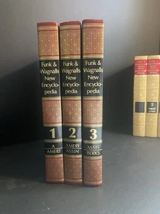 Funk & Wagnalls Hardcover Encyclopedia,Set of 3-1967 - Imagen 1 de 7