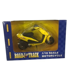Maisto Road And Track 1/18 Scale Phantom Motorcycle Yellow New New In Package - Picture 1 of 8