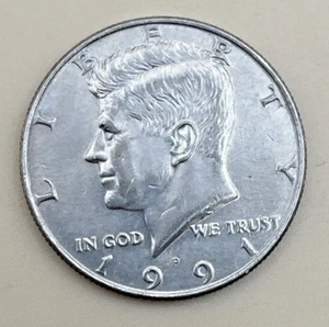 1991-P Kennedy Half Dollar, Circulated - Picture 1 of 2