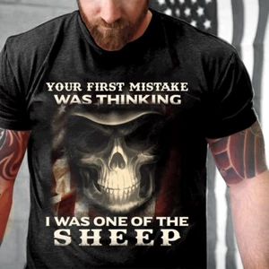T-shirt veterano il tuo primo errore è stato pensare che fossi una delle pecore maglietta - Foto 1 di 4