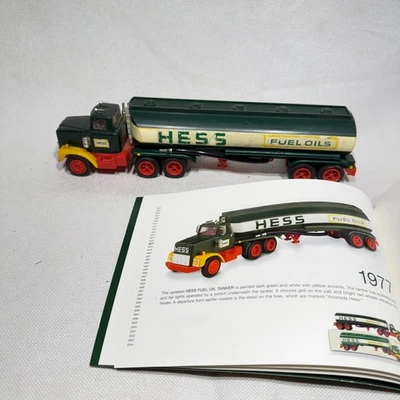 Camión cisterna Hess 1977 - con caja - luces no funcionales - faltan espejos retrovisores Foto 1 de 4