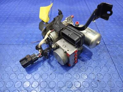 Bomba de refuerzo de freno ABS Toyota Prius 2016-2022 con conjunto de acumulador OEM Foto 1 de 4