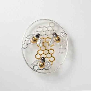 Bienenwabe Broche Paula Bolton 925er Argent Symbole Bijoux Neuf - Imagen 1 de 2