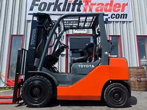 2009 TOYOTA 8FGU25 5000LB SOLID PNEUMATIC TRACTION TIRE FORKLIFT